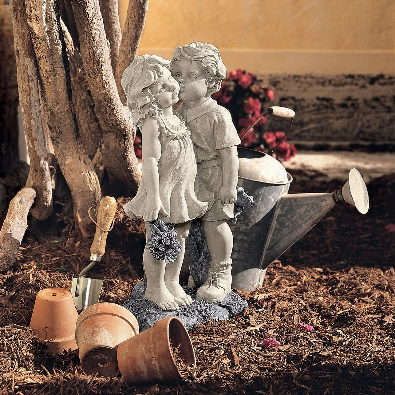 Garden Boy and Girl Kissing Statue Outdoor Lawn Yard Kissing Couple Mini Figurine Sculpture Ornament Home Decor – A