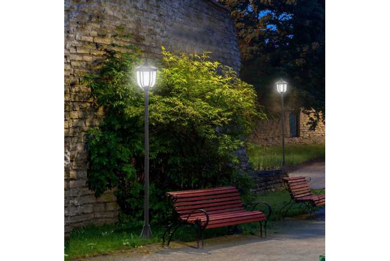 Outsunny Free-Standing Solar Lamp Post