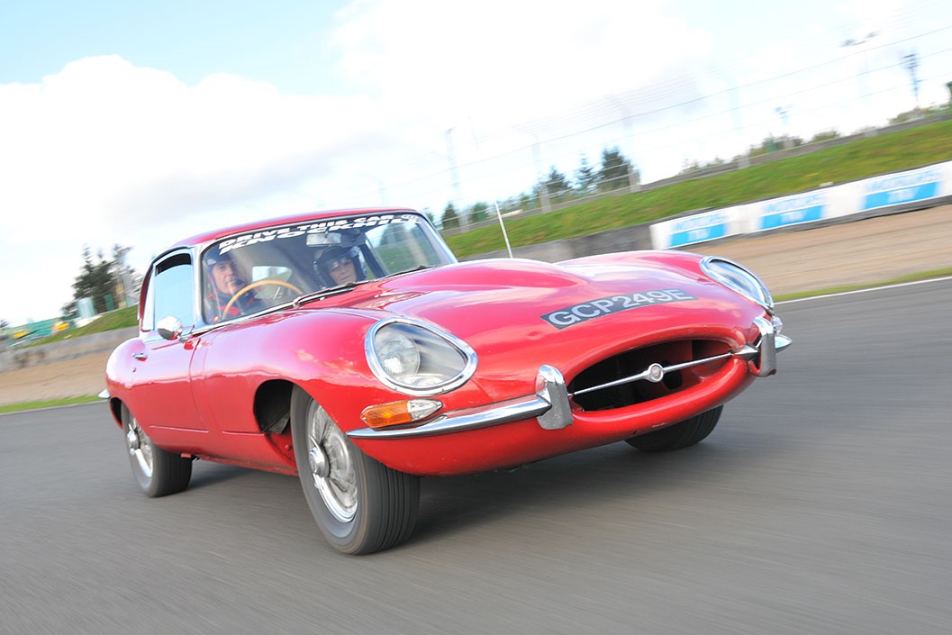 Jaguar E-Type Driving Thrill for One at Knockhill Racing Circuit