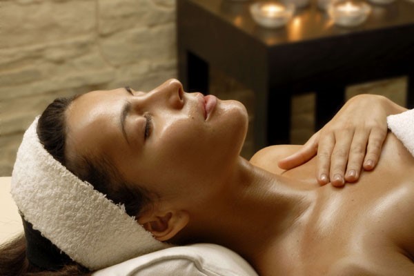 Luxury Spa Day at QHotels Collection with 110 Minute Treatment, Lunch and Prosecco for Two – Weekend