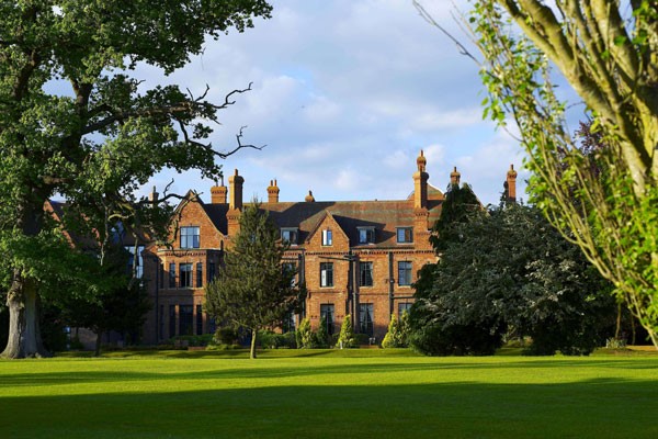 Luxury Spa Day at QHotels Collection with 80 Minute Treatment, Lunch and Prosecco for Two – Weekdays