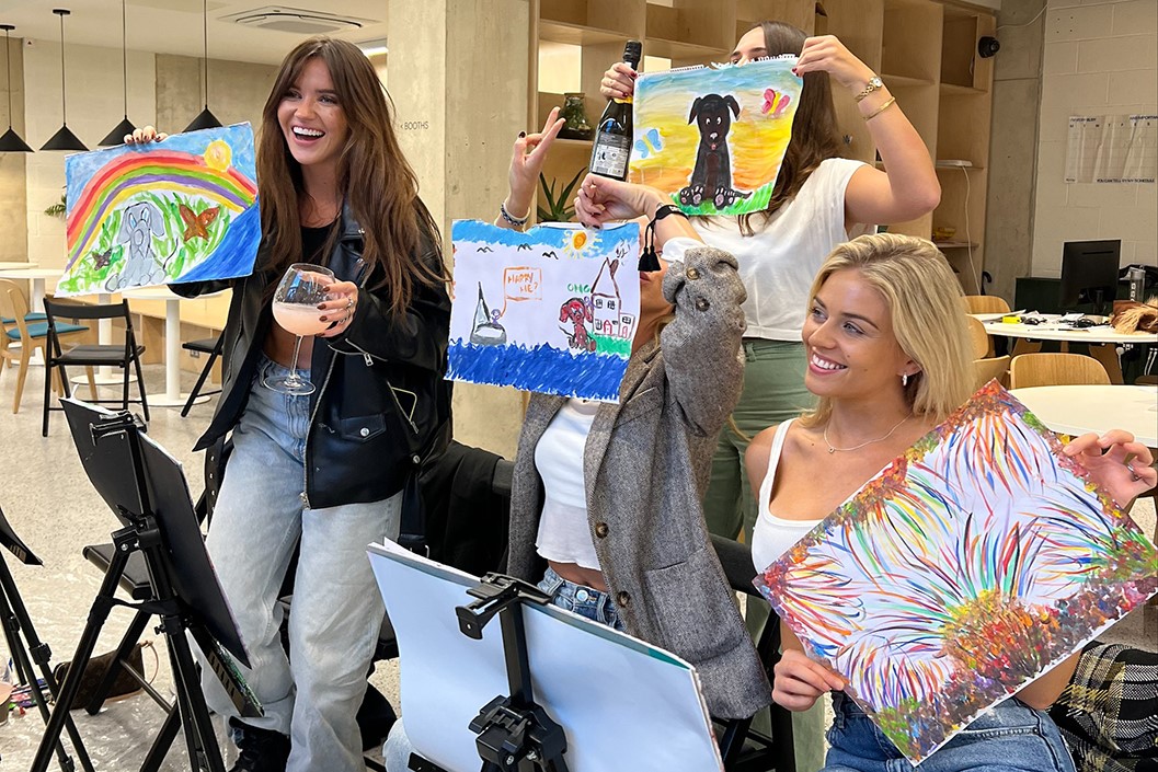 Puppies, Painting and Bottomless Cocktails or Prosecco for Two with Puply